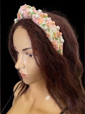 Brianna Cannon floral faux pearl cabochon headband